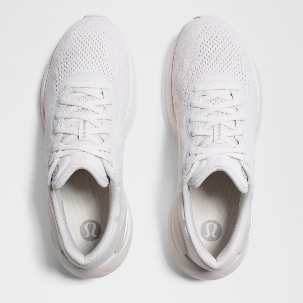 lululemon athletica Men’s White Cream Size 9.5 Athletic Shoes